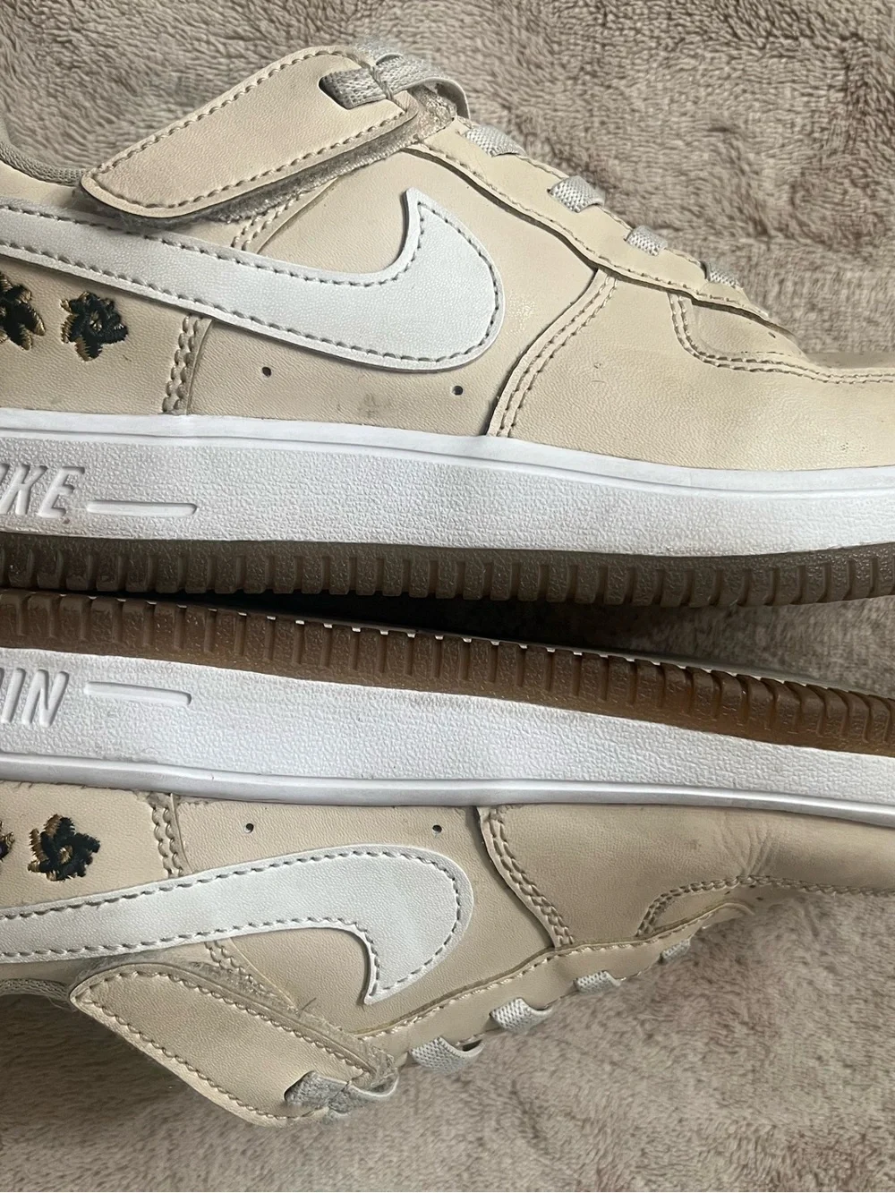 GIRLS NIKE SHOES